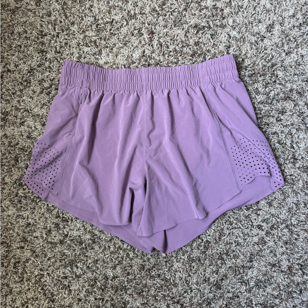 Athleta Mauve Hustle 4.5” Athletic Shorts - excellent preowned condition